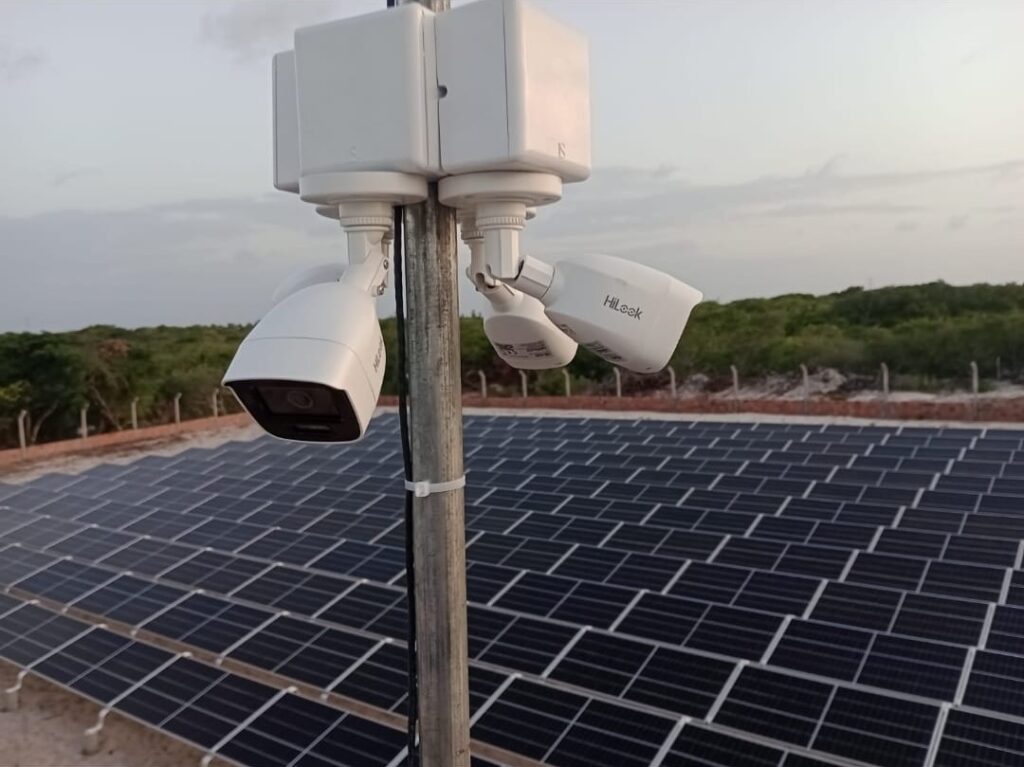 câmeras de monitoramento da usina de energia solar da Solar Maranhão
