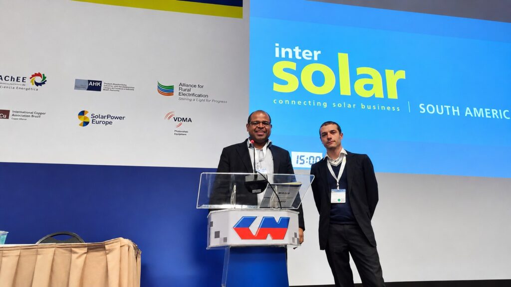 engenheiros Francisco Santo e João Sprovieri, sócios da Solar Maranhão, em palestra na Intersolar South America