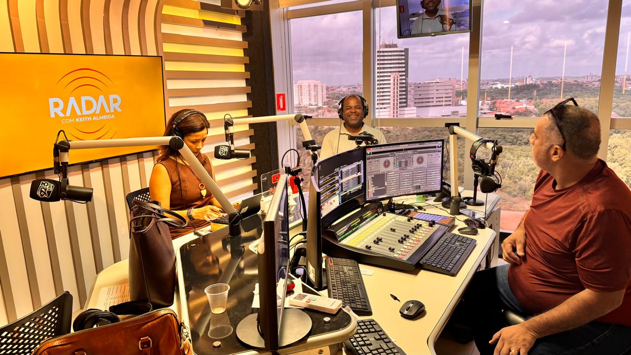 Estúdio do programa Radar, com Keith Almeida, na rádio 92.3 FM de São Luís, durante o sorteio da JBL Xtreme 4