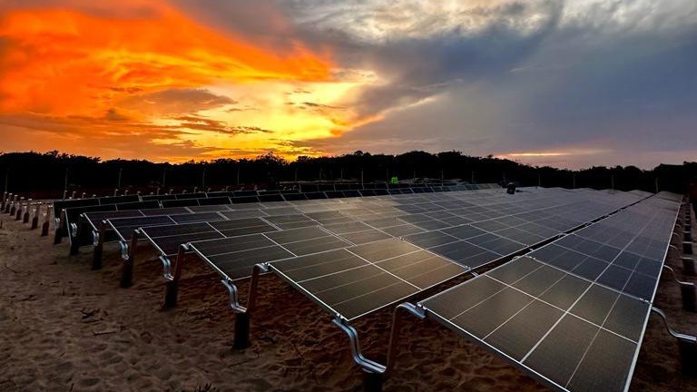 usina de energia solar por assinatura no Maranhão ao pôr do sol